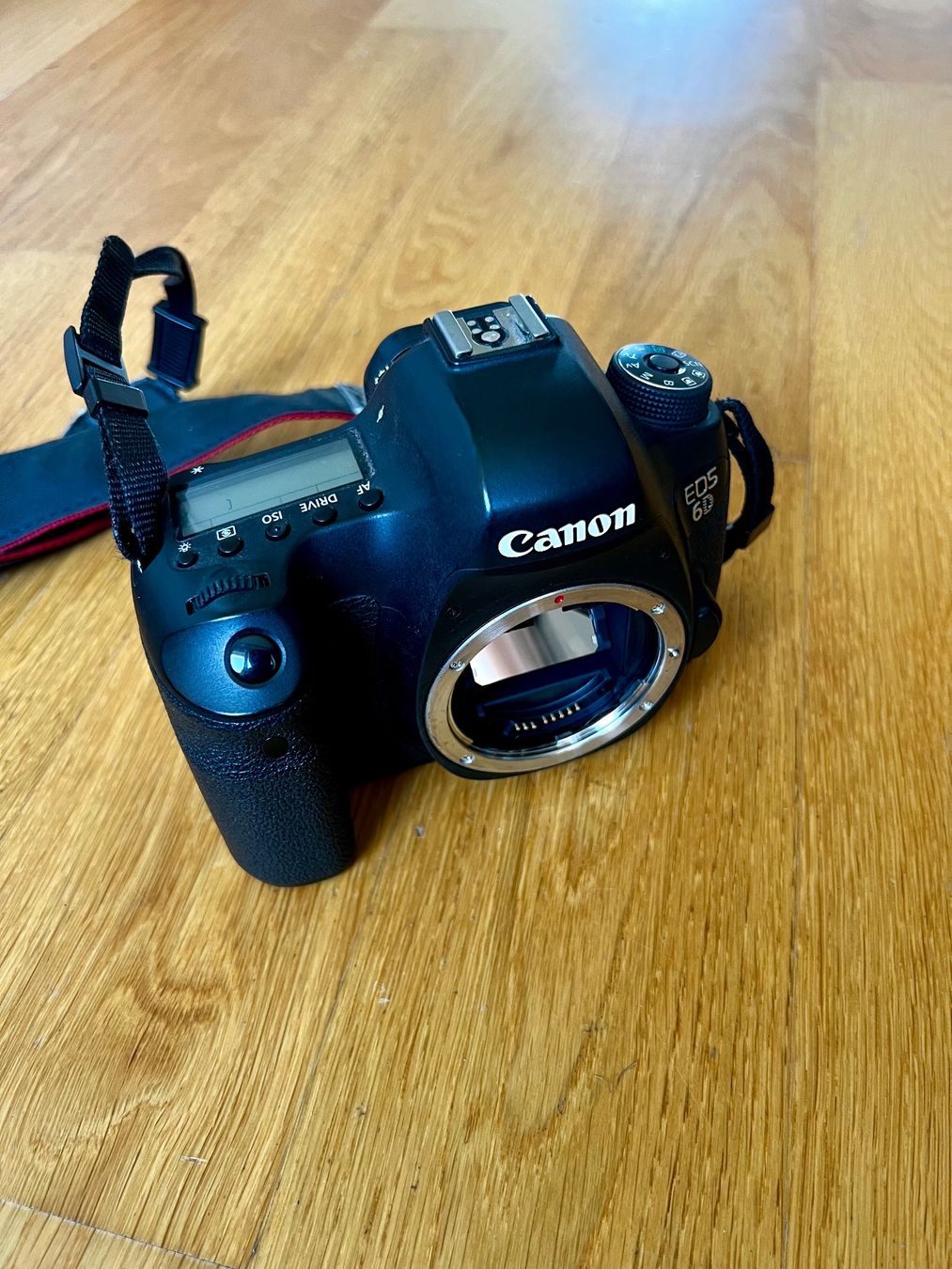 Canon Kamera: Canon EOS 6D DSLR camera with accessories – Gebraucht aus Oberrieden von rosbif