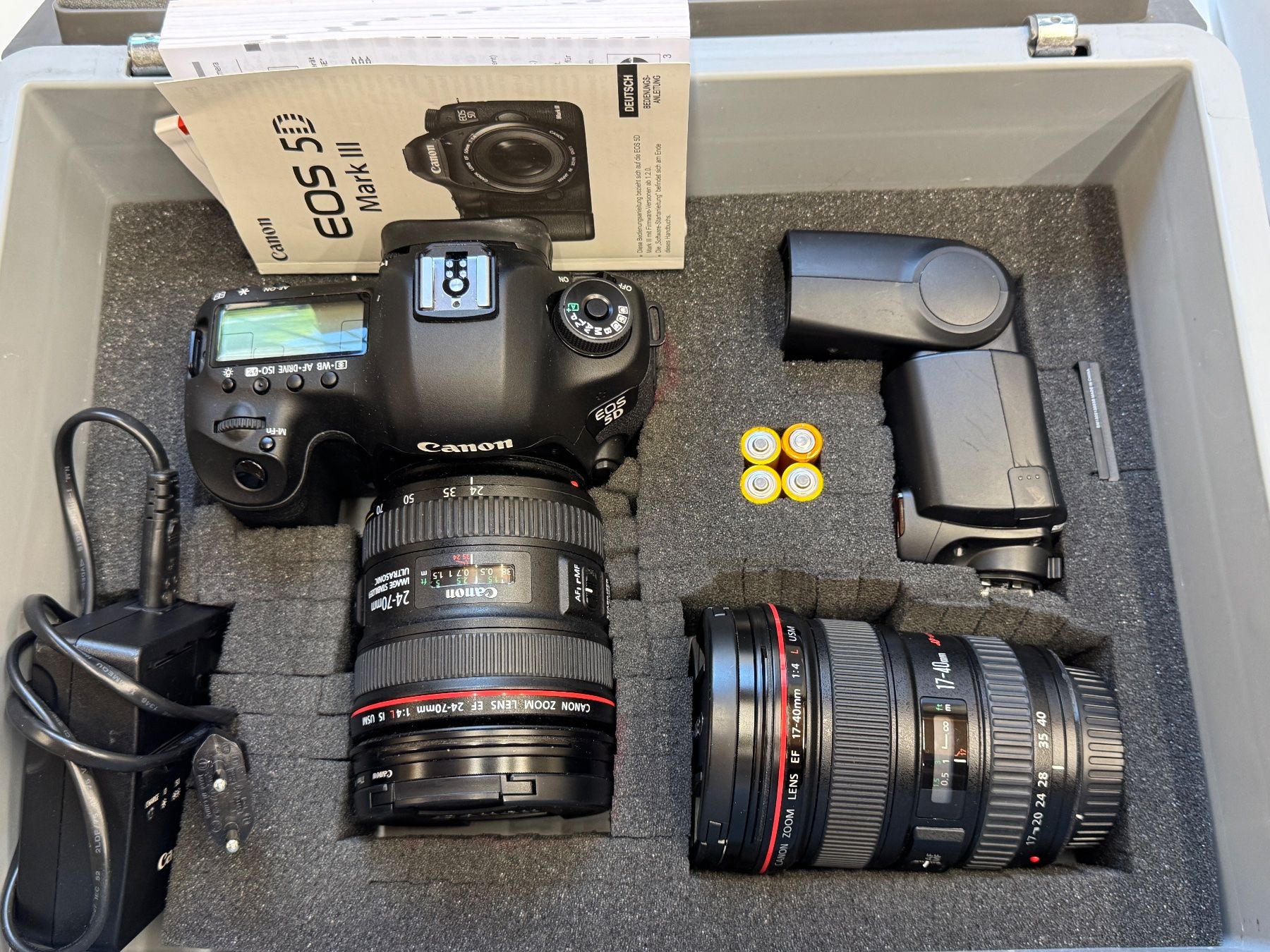 Canon Kamera: EOS 5D Mark III mit Blitze und Stative – Gebraucht aus Zürich von 8055zuerichbinz
