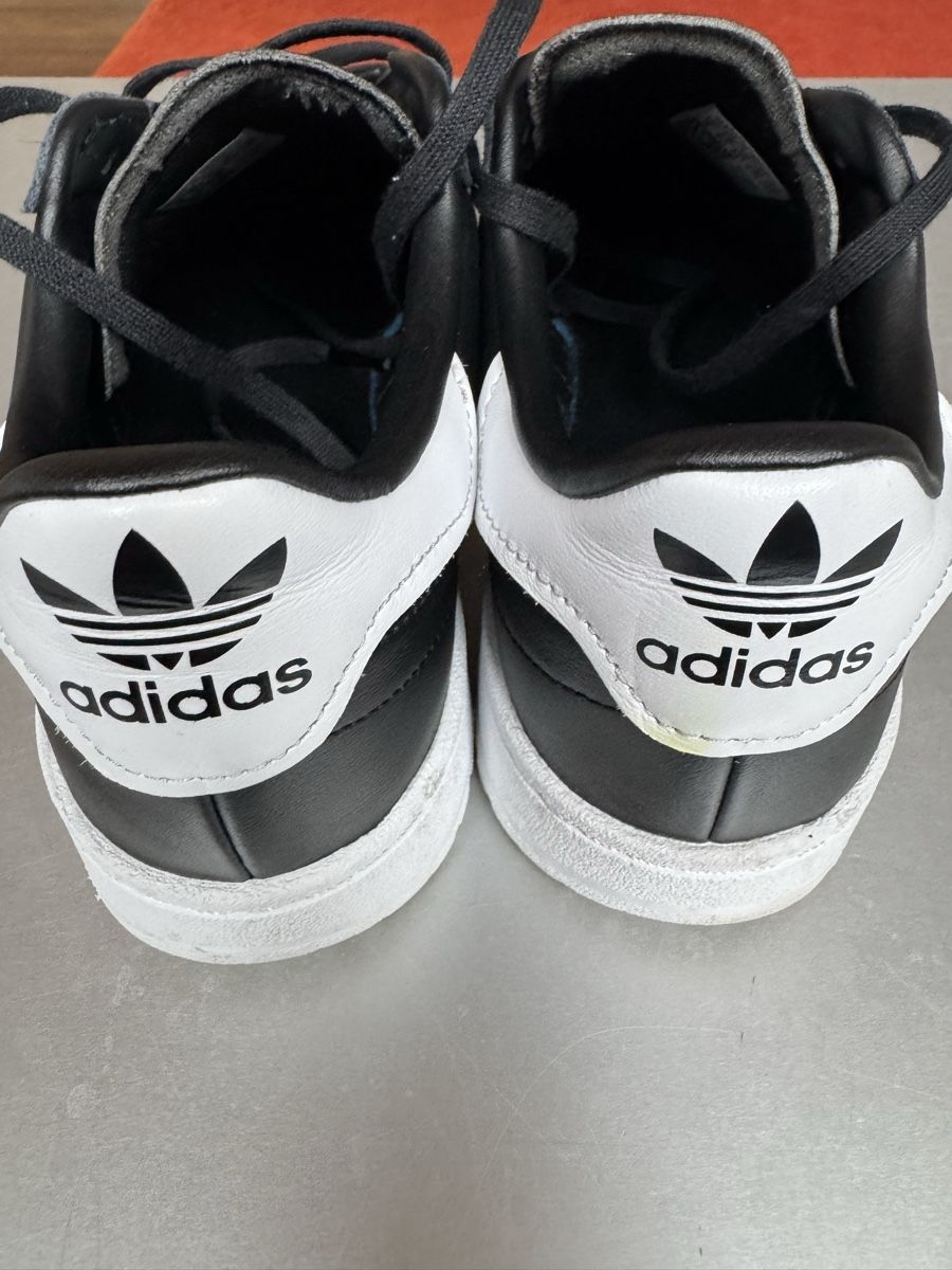 Adidas Chaussures hommes: Adidas schwarzer Schuh Grösse 42.5 – D'occasion à Felben Wellhausen par Greuter 3