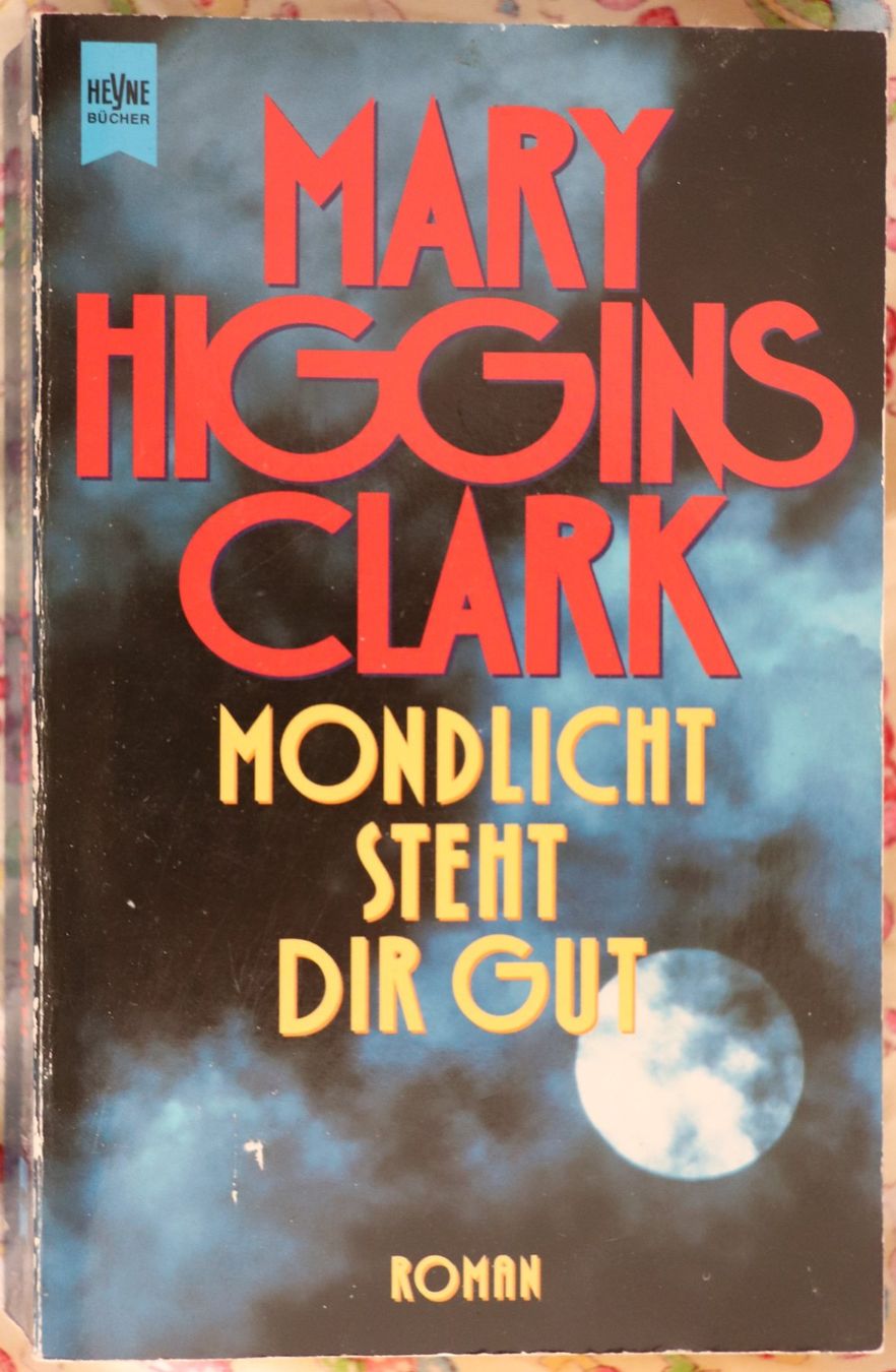 Libri: Mary Higgins Clark - Mondlicht steht dir gut – Usato da Glattfelden venduto da Vrenely