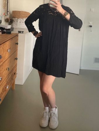 Kleid mit Spitzenbesatz am Kragen, schwarz Gr. S/M