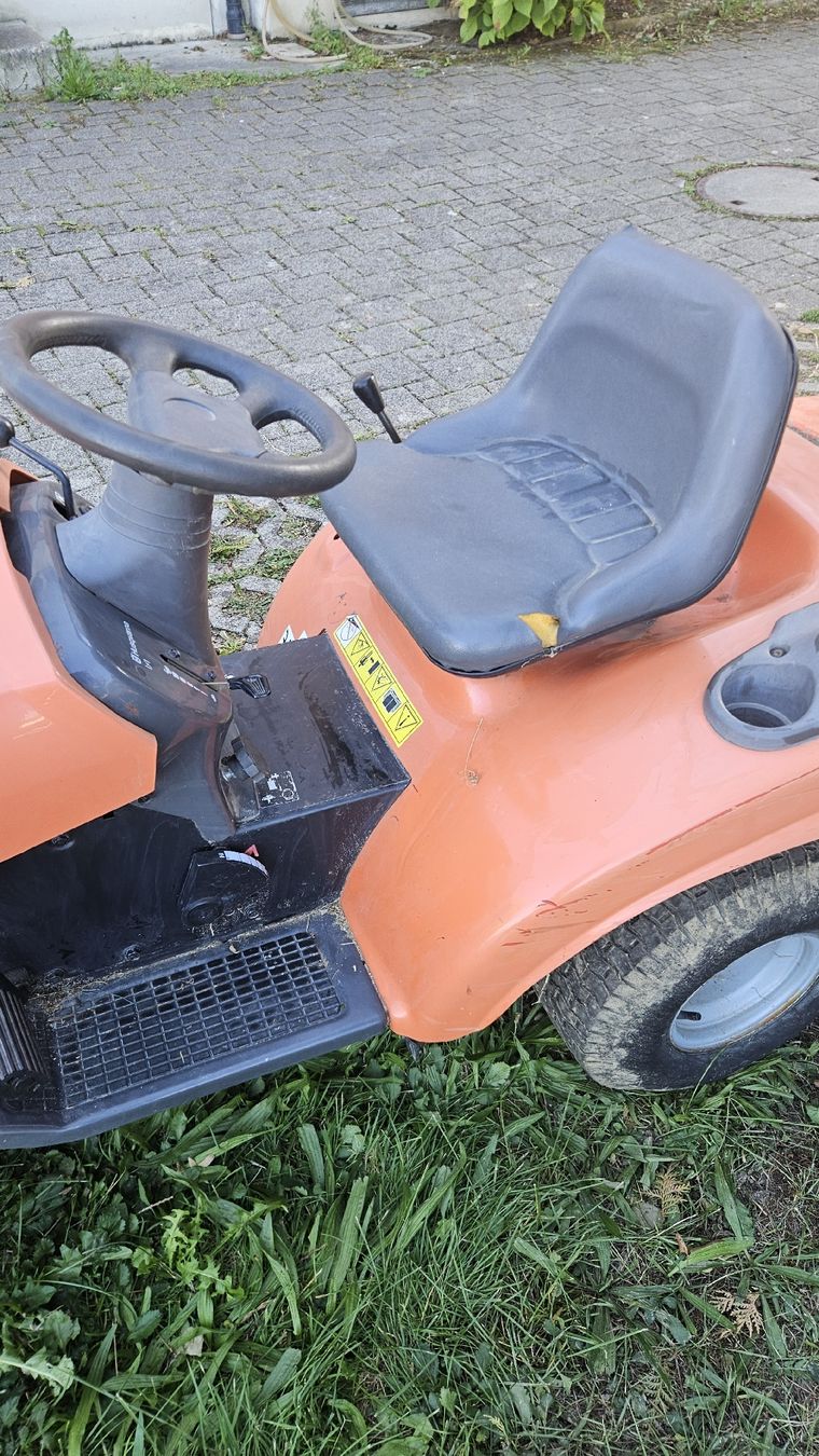 Trattori: Husqvarna Traktor Defekt – Usato da Rickenbach b. Wil venduto da nic_8ljr 4