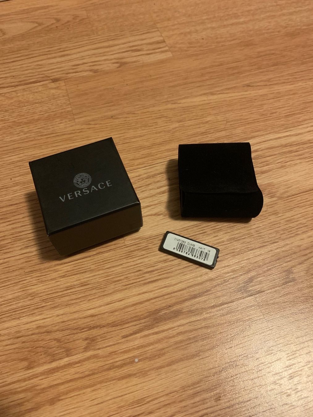 Versace Anelli: Versace Ring mit Verpackung wie Neu – Nuovo (secondo la descrizione) da Solothurn venduto da CityNordMarketplace 3