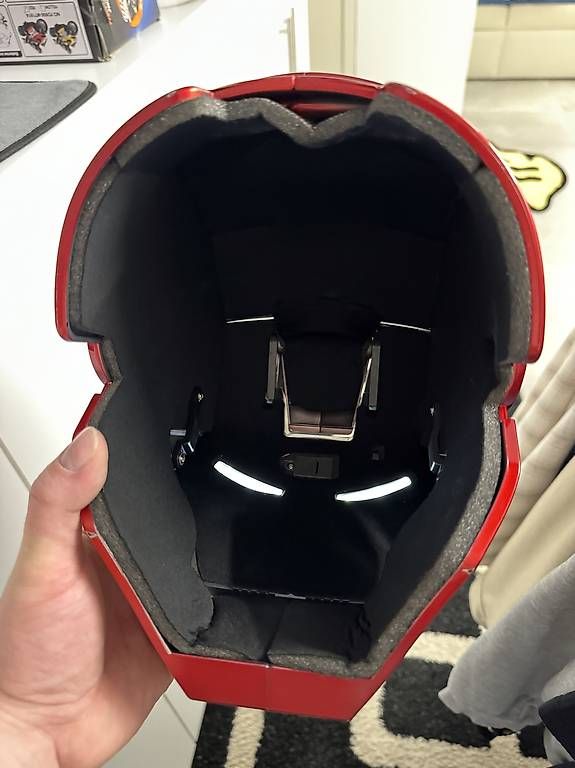 Maschere: Iron Man Maske mit LED  – Usato da Möriken AG venduto da E60Veni 3