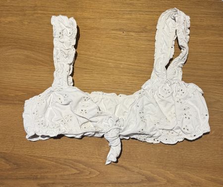 Frankies Bikinis Top in white