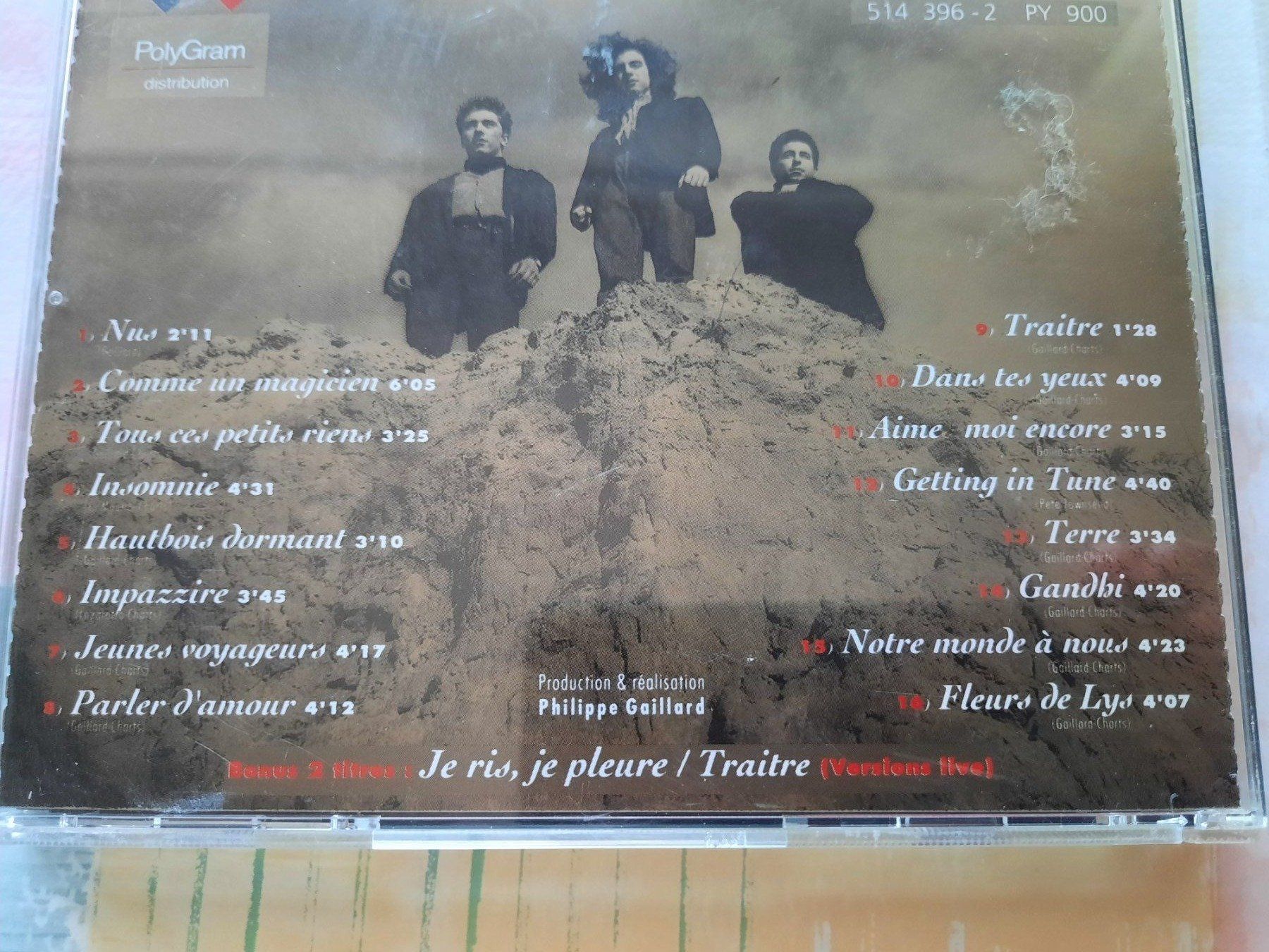 CD: CD Les Charts - Notre monde à nous – Usato da Pully venduto da bro_n52j 2