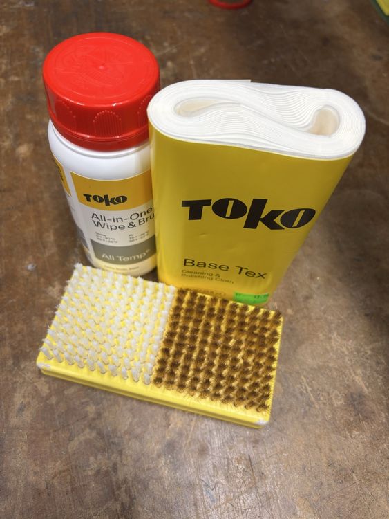 Toko Altro per sci: Toko Universal Wachsset – Nuovo e nell'imballaggio originale da Egnach venduto da Rechi8 1