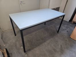massiver Werkstatt bzw. Mehrzwecktisch 150x80cm H: 78cm 1.-