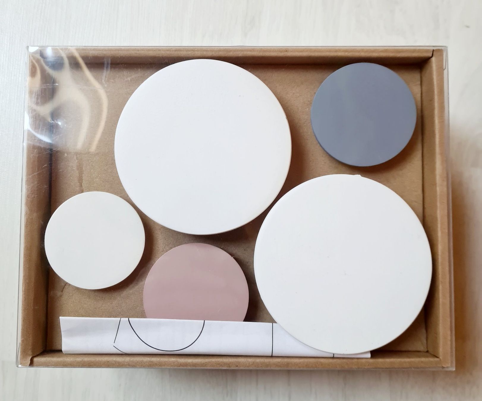 Ferramenta: Lot de 5 patères rondes murale – Nuovo e nell'imballaggio originale da Bremblens venduto da Ampoule_jaune