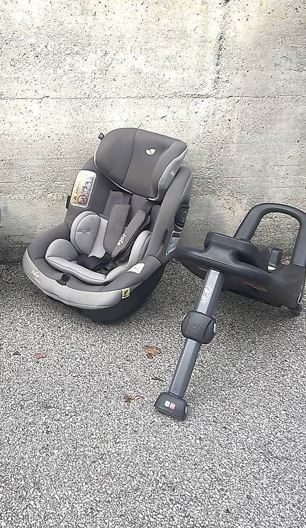 Auto-Kindersitze: VENDO seggiolino per auto con supporto universale  – Gebraucht aus Losone von BrogginiI