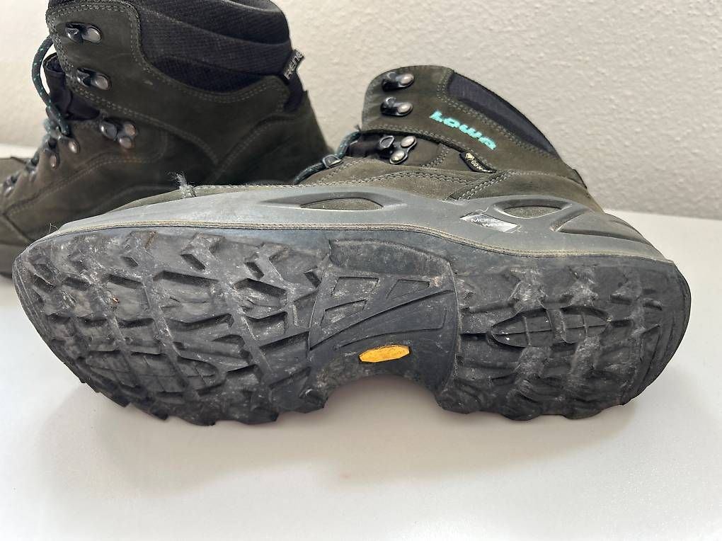 Scarpe da donna: Lowa Wanderschuhe Gr. 41 – Usato da Herisau venduto da knustine 1