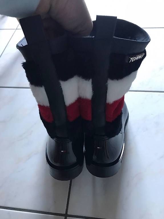 Tommy Hilfiger Scarpe da donna: Bottes de pluie Tommy Hilfiger taille 39 – Usato da Martigny venduto da gai_2l9l 3