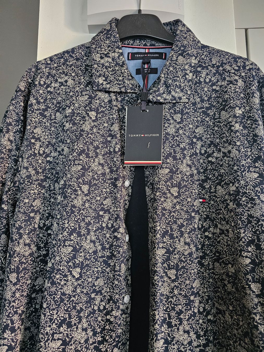 Tommy Hilfiger Camicie: Chemise hommes – Nuovo e nell'imballaggio originale da Château-d'Oex venduto da bla_b6mv