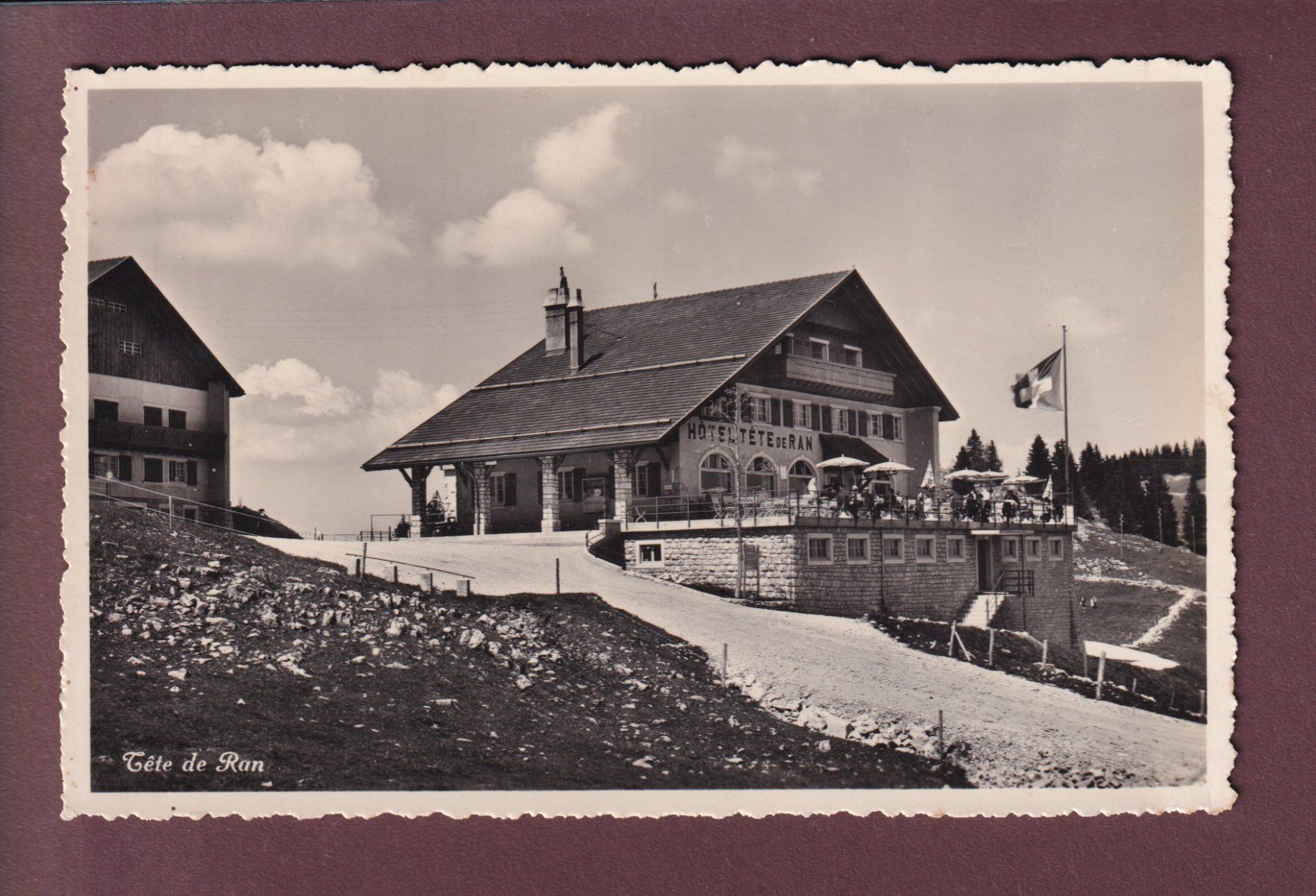 Cartoline postali: TÊTE DE RAN - Hôtel – Usato da Pully venduto da nicecards