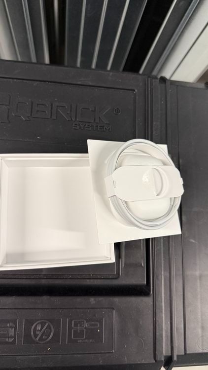 Apple Kopfhörer: Apple AirPods 3 Lightning – Neu (gemäss Beschreibung) aus Aarburg von saluvava 2