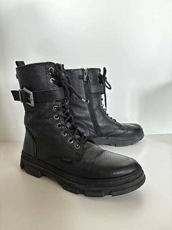 Scarpe da donna: Schwarze Lederstiefel - 39 – Usato da Hünibach venduto da tkv_79r2