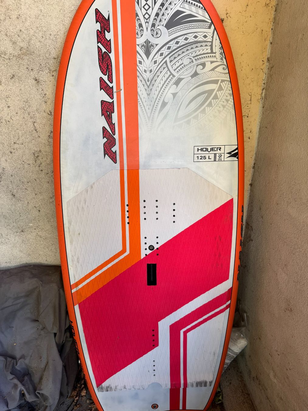 Naish Tavole da surf e di nuoto: Pack complet Wing Surf débutant – Naish Hover 125 L – Usato da Neuchâtel venduto da MonacoFX1