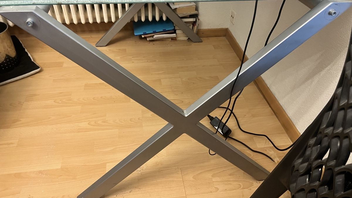 Bureaux: Cooler Glas-Schreibtisch  – D'occasion à Zürich par Raudele 1