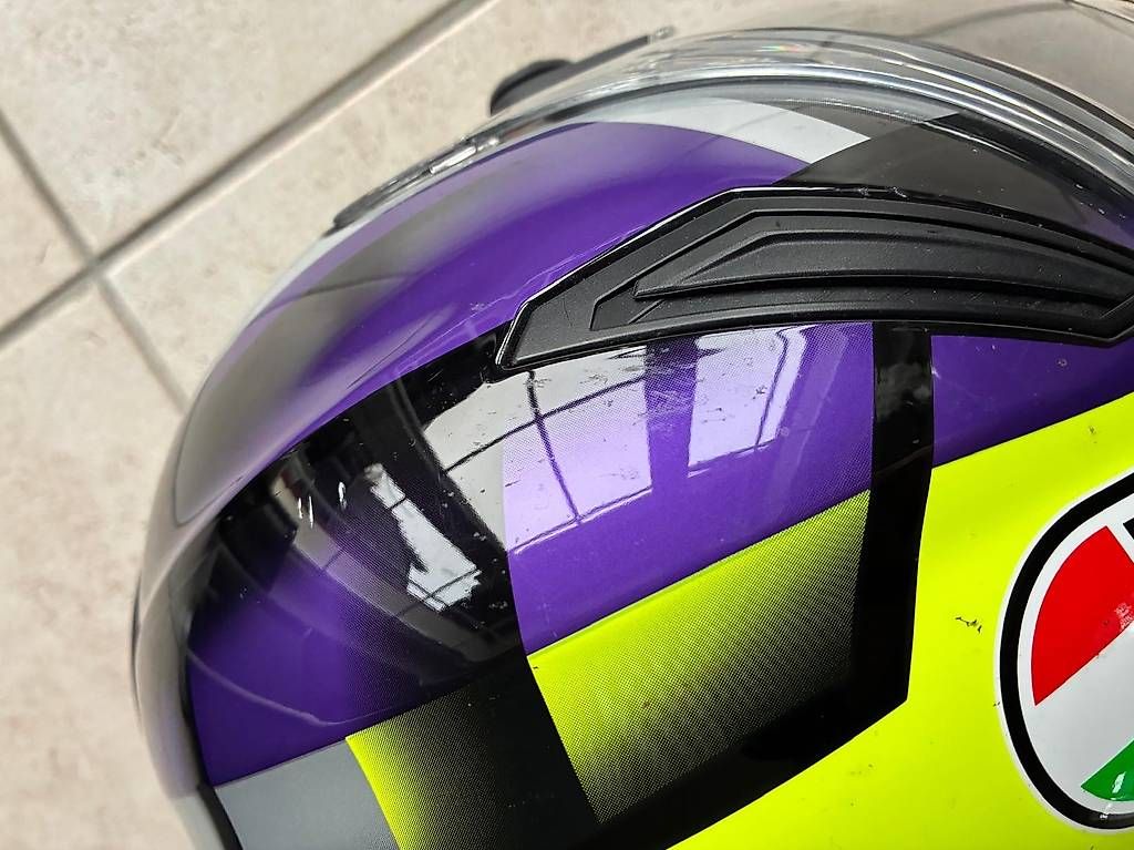 Helme & Visiere: Verkaufe Motorradhelm inklusive Sena S5 Gerät – Gebraucht aus Ammerzwil BE von atl_jw62