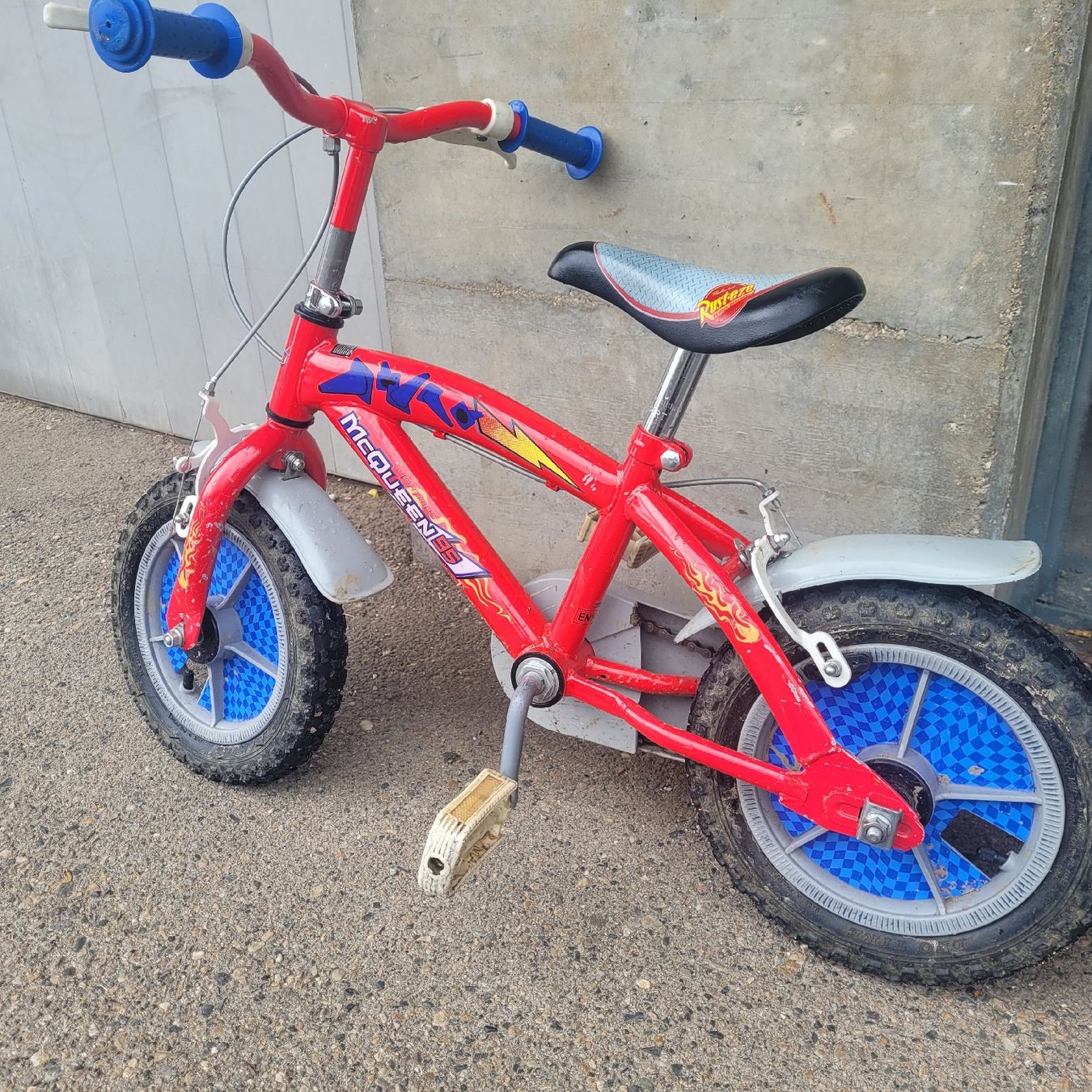 Velos: Vélo enfant Flash McQueen – Gebraucht aus Peseux von Seven_life 2