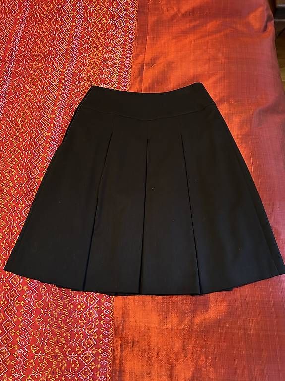 H&M Gonne: Flared black skirt - like new – Usato da Genève venduto da mar_f82s 1