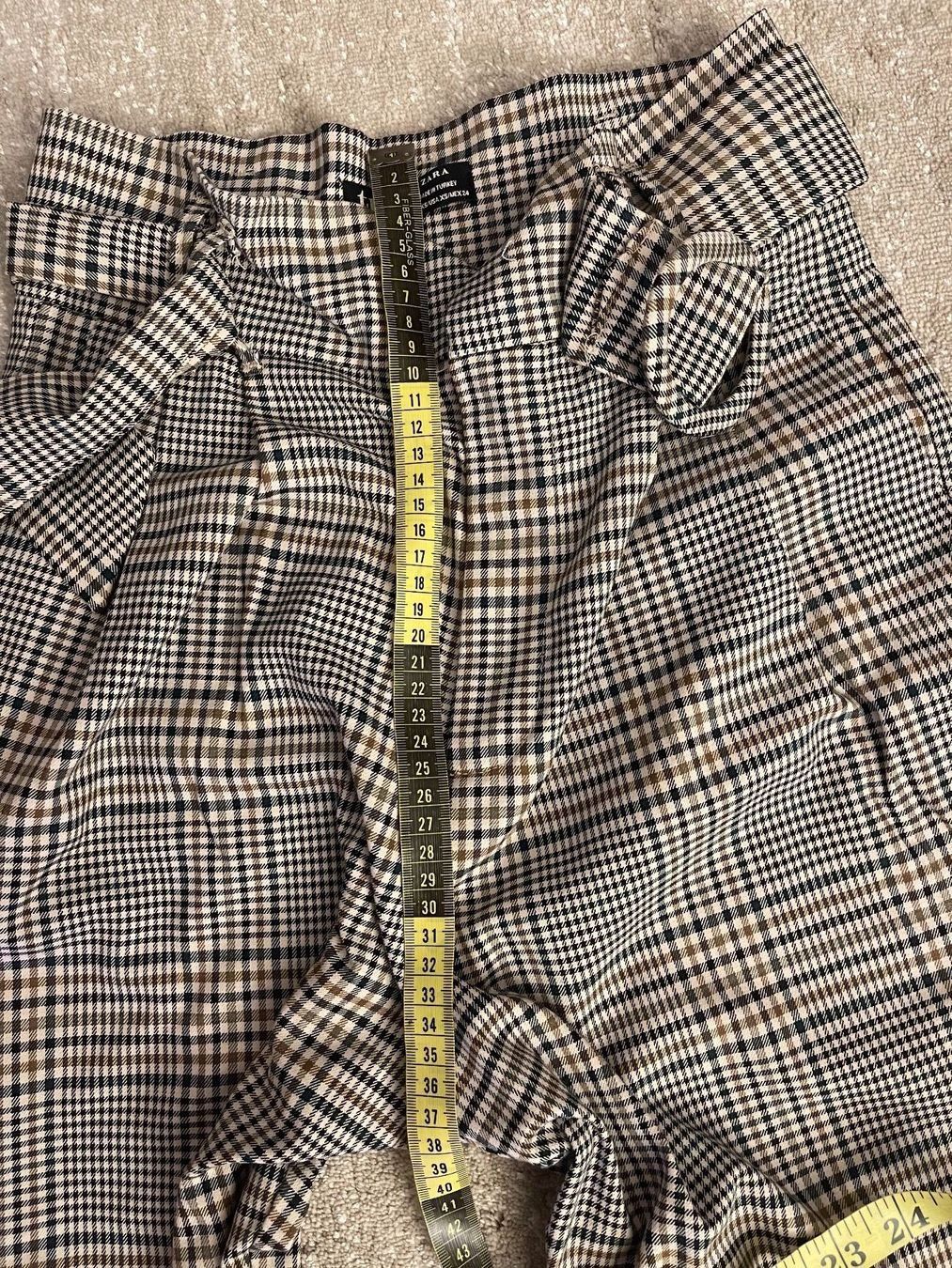 Zara Pantaloni: Zara Hose Gr XS – Usato da Simplon Dorf venduto da fraueulalia 1