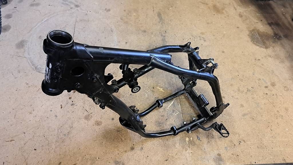 Alle Motorradersatzteile: Fahrgestell/Rahmen KTM 640 Duke 2 – Gebraucht aus Neftenbach von schoeberlistaub 2
