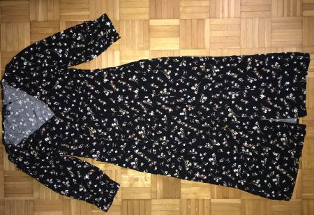 Schönes langes Kleid Grösse 38/40 Blumenmuster - P 3.40