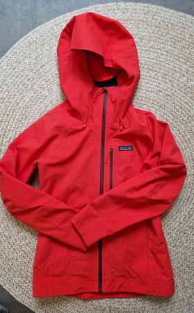 Patagonia Powder Bowl Hardshell Damenjacke, Gr. XS,  Coral