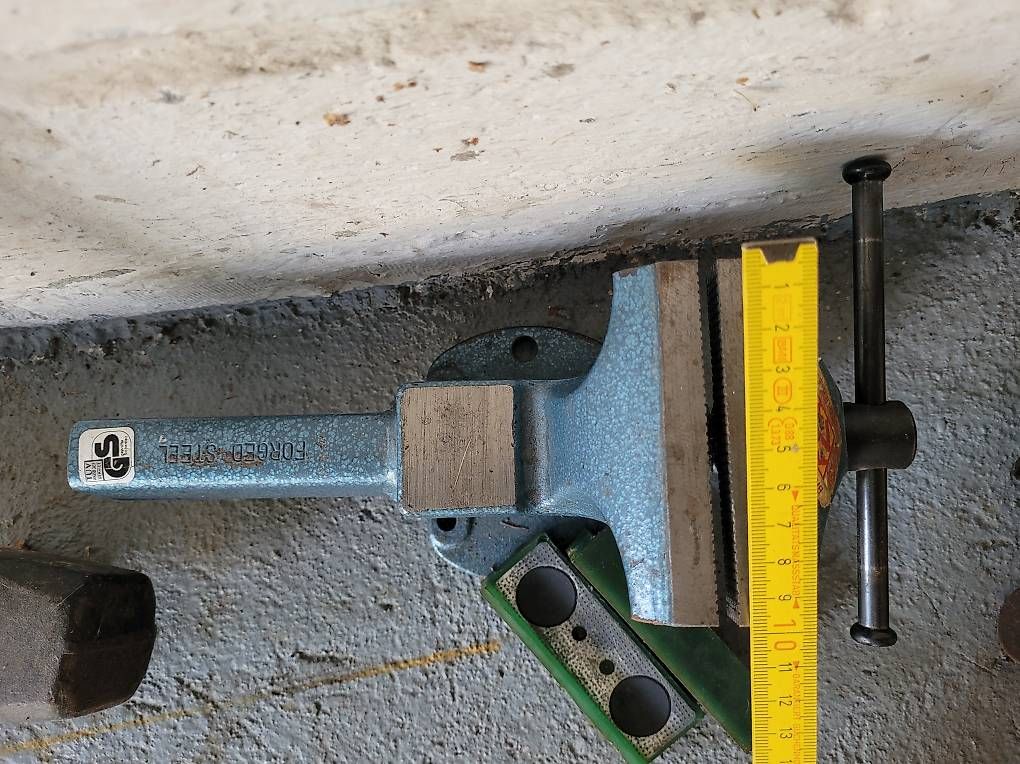 Tutti gli attrezzi: Schraubstock 100mm – Usato da Domat-Ems venduto da Snoopie21 1