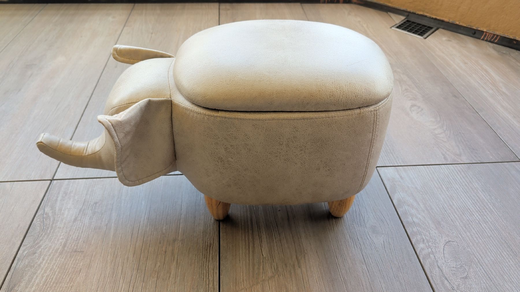 Tabourets: Hocker Elefant mit Stauraum Beige neuwertig – D'occasion à Kriens par Raphelino 3