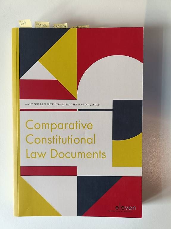 Libri: Constitution Compared (5th edition) inkl. Law Documents – Usato da Däniken SO venduto da nico199511 2