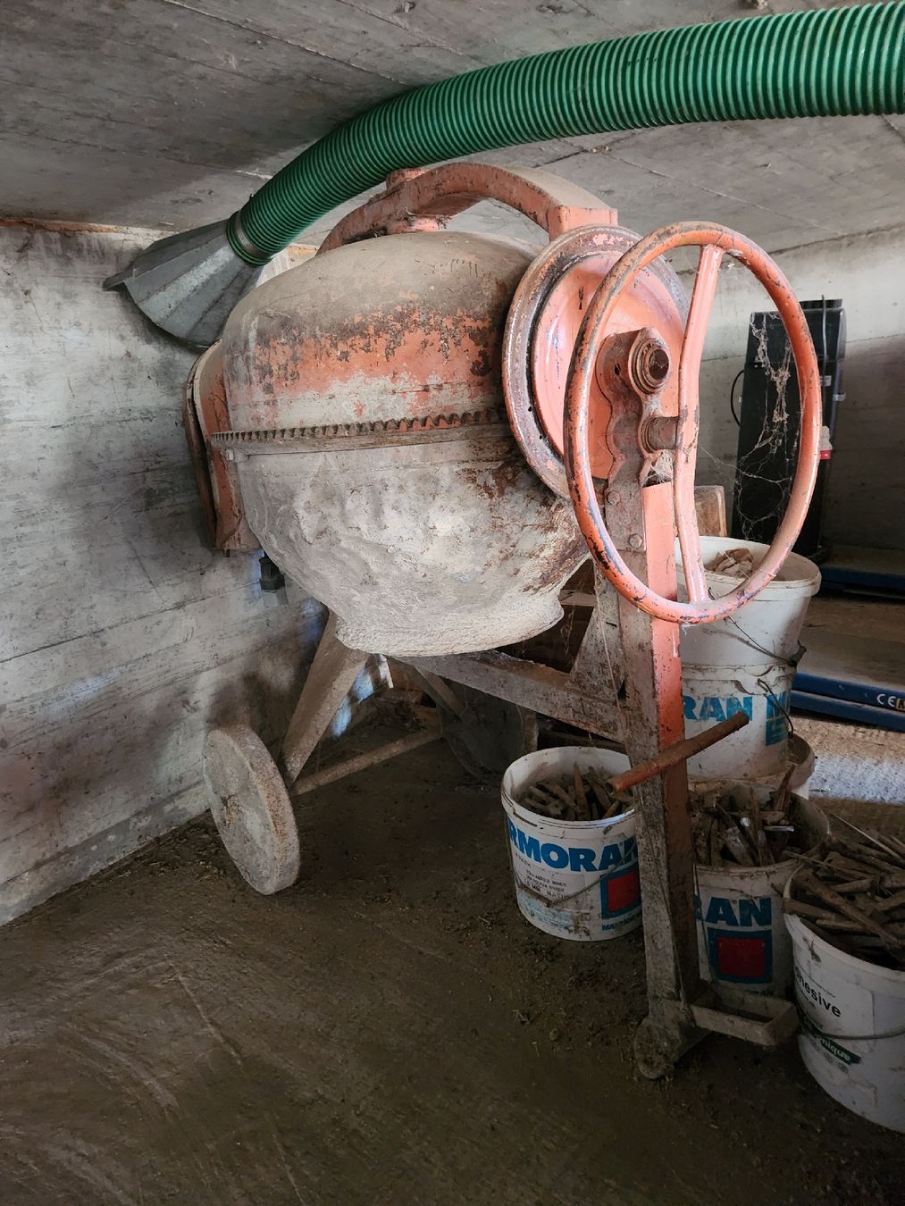 Tutte le macchine: béton mischer 380V – Usato da Rebeuvelier venduto da Sub.wrx2005 1
