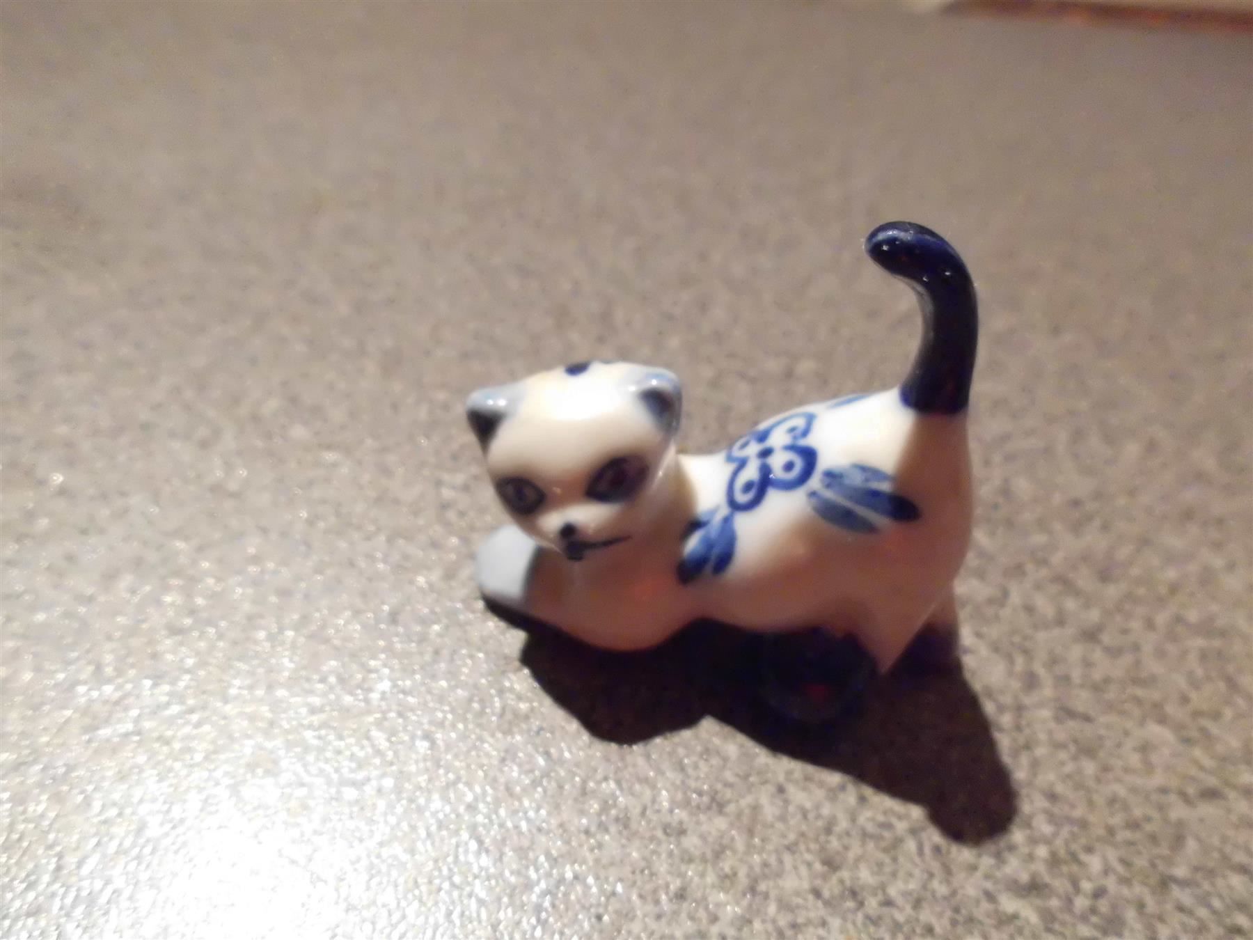 Statuette: Katze weiss / blaues Muster – Usato da Zürich venduto da abraxas1291