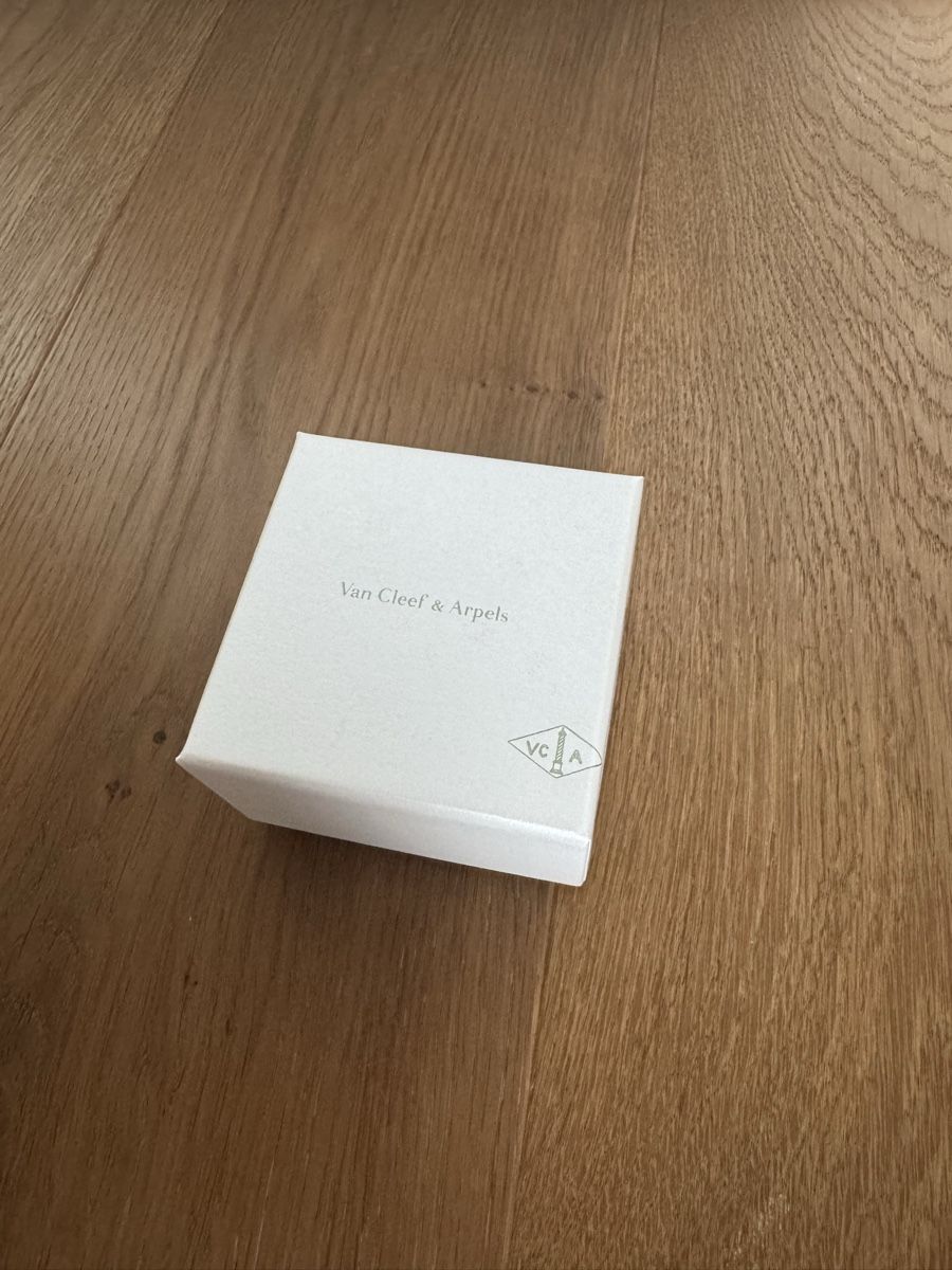 Altro in Decorazioni & Accessori: Van Cleef & Arpels Geschenkschachtel / Verpackung – Nuovo (secondo la descrizione) da Volketswil venduto da Jan.17