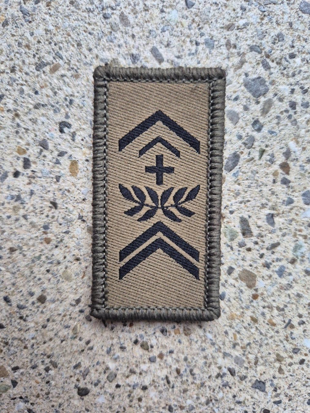 Schweizer Armee Placchette & Badge: *** Gradabzeichen Taz Adjutant mit klett *** – Nuovo e nell'imballaggio originale da Riedholz venduto da fr_sIruP