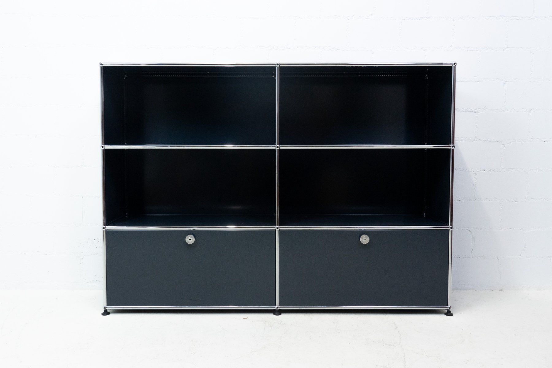 USM Cassettiere: USM Haller Sideboard Anthrazitgrau Nr. 55 Lieferung möglich – Usato da Schaffhausen venduto da Studio-Ara 3