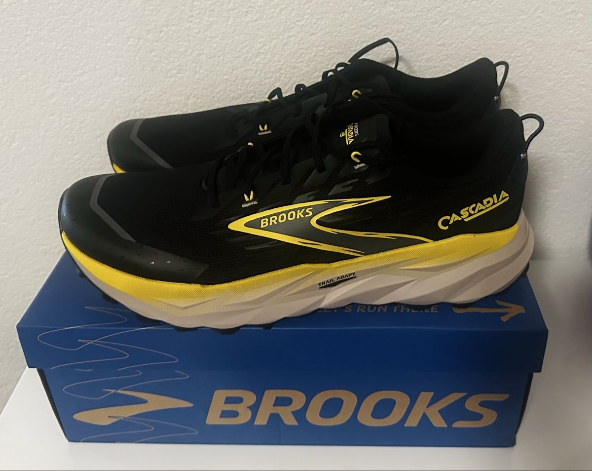 Brooks Herrenschuhe: Brooks Cascadia 19 Laufschuhe, Grösse 49,5 – Neu und originalverpackt aus Rorschach von Cappuccino79