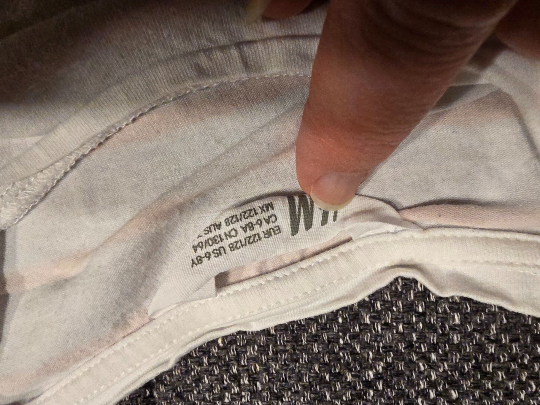Pullover & Sweatshirts: Oberteil Gr. 122 / 128 – Gebraucht aus Büttikon AG von Amineah 2