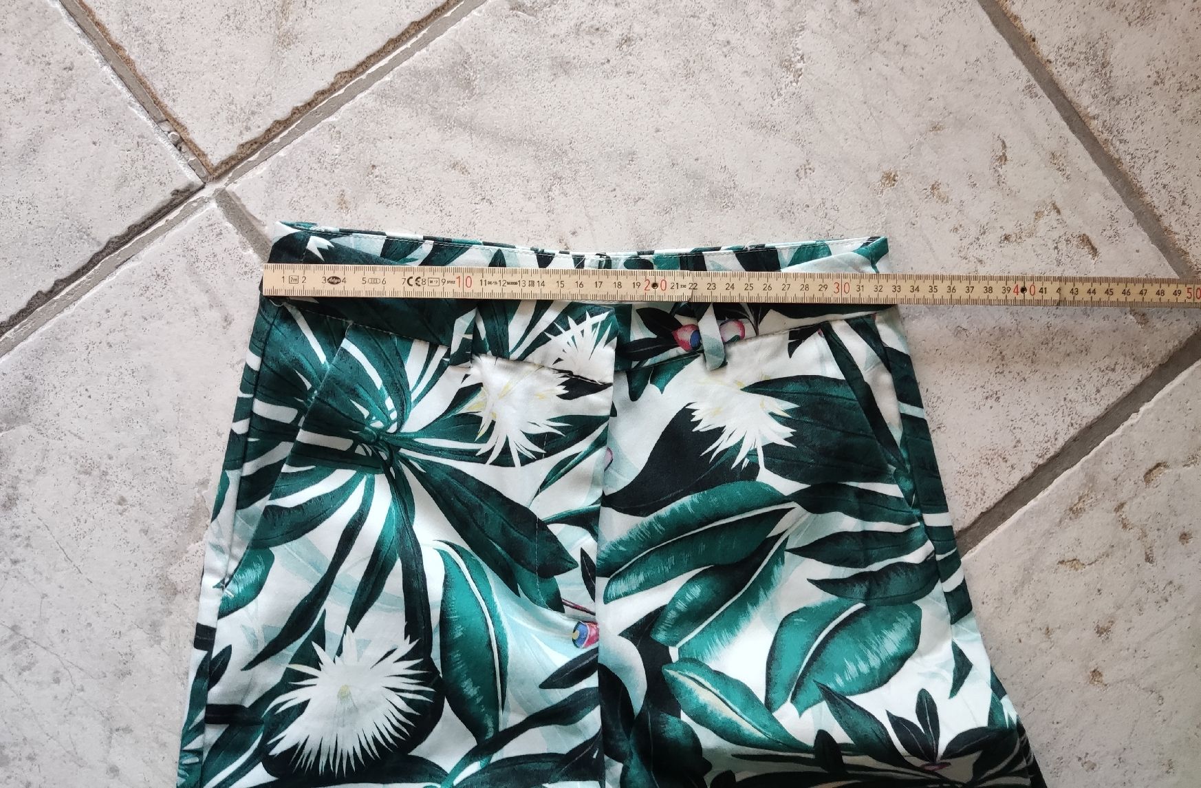 H&M Pantaloni: Sommerhose Größe 34 – Nuovo (secondo la descrizione) da Chur venduto da Rodanisa 4