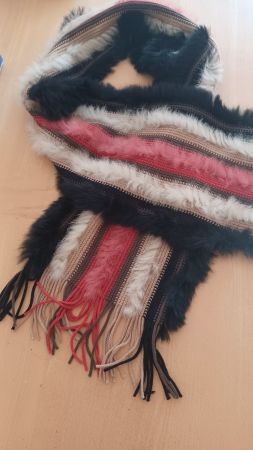 Schal mit Echtkaninchen Fellbesatz