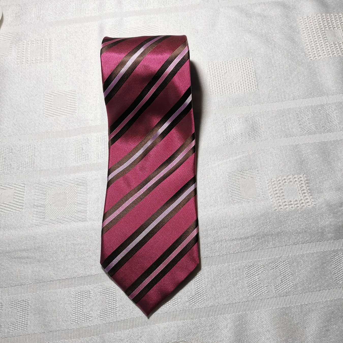 Cravatte: Yves Gerard Krawatte Rosa/Pink gestreift – Usato da Bern venduto da Second-Hand-Pirat