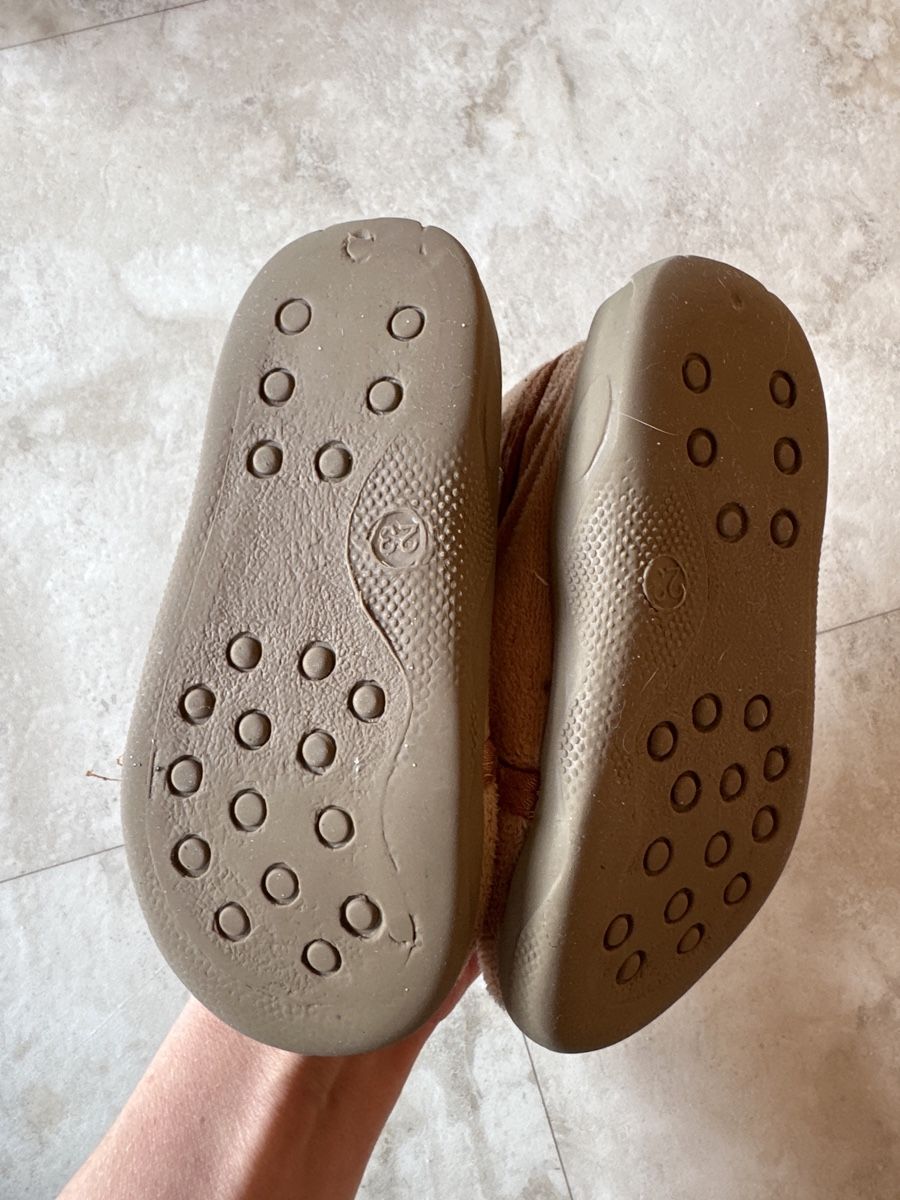 Scarpe per ragazzi: Hausschuhe Grösse 23 – Usato da Unterwasser venduto da eka_9dvq 3
