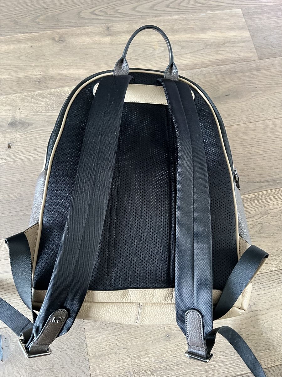 Michael Kors Sacs à dos: Michael Kors Rucksack braun beige – D'occasion à Richterswil par edg_5hkh 1