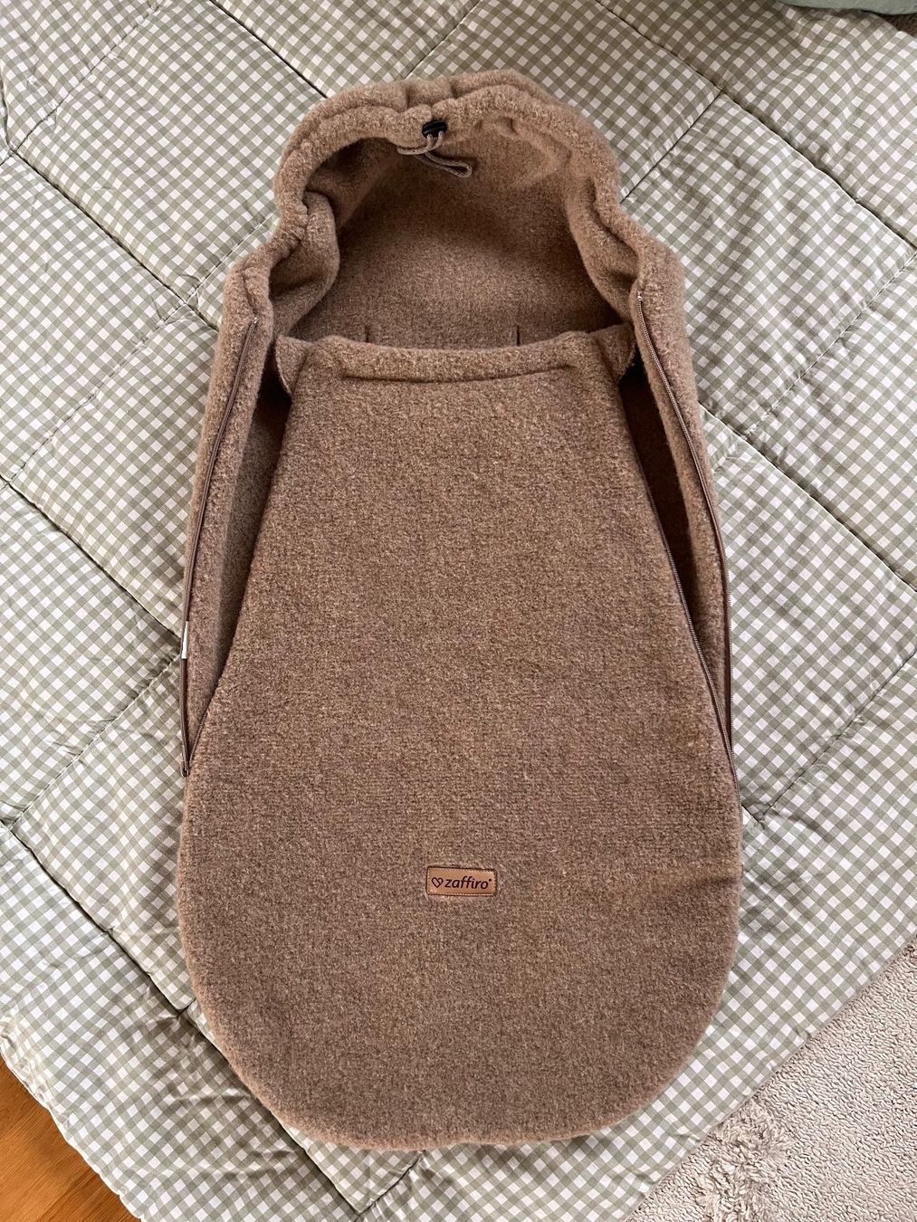 Sacchi a pelo: Zaffiro Fußsack Mini Wool Bouclé, Brown. – Usato da Glattpark(Opfikon) venduto da pau_w672