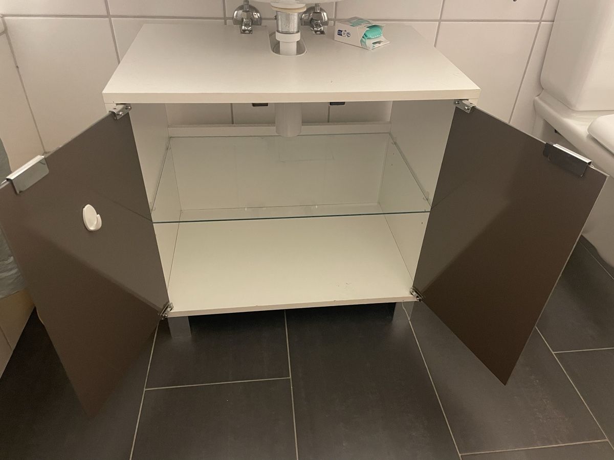 Mobili per bagno: 3 Badezimmermöbel – Usato da Thalwil venduto da isabel.schuhmacher 1