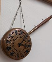 Marronipfannne als Wanduhr