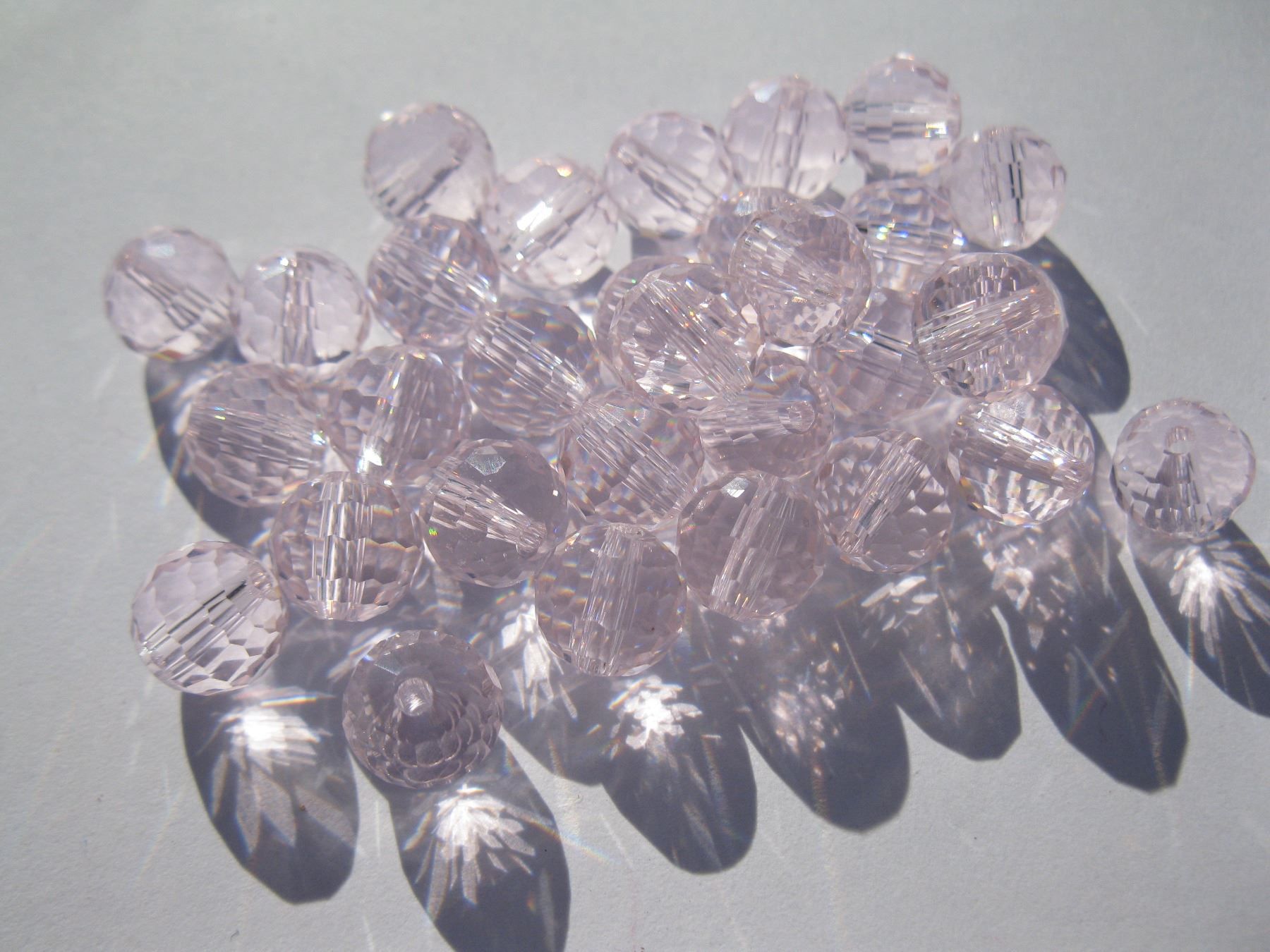 Perles (synthétiques): 30 Glasperlen facettiert, Disco, rosa, 8mm – Neuf avec emballage d'origine à St. Margarethen TG par LuanaKa 1