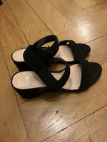 Sandalen mit Absatz