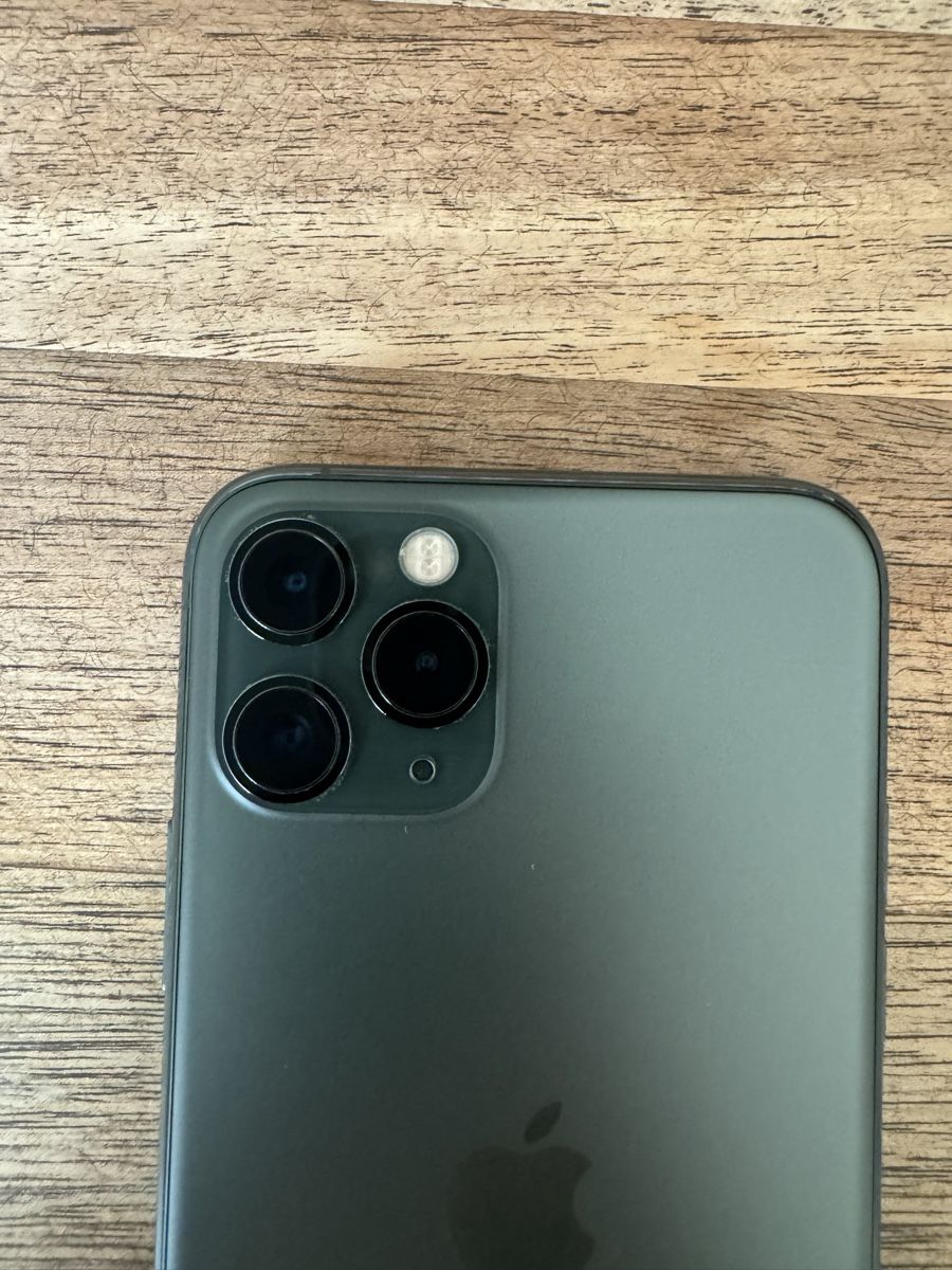 Apple Handys / Smartphones: iPhone 11 Pro, Midnight Green, 256GB – Gebraucht aus Rheineck von  5